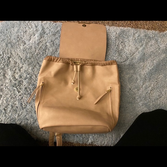 Backpack - Picture 2 of 4